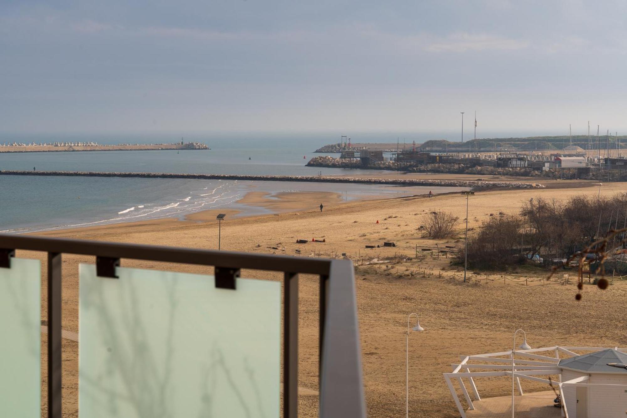 "Casa Incantevole" Fronte Mare Pescara - Appartamento Via Buozzi Екстер'єр фото